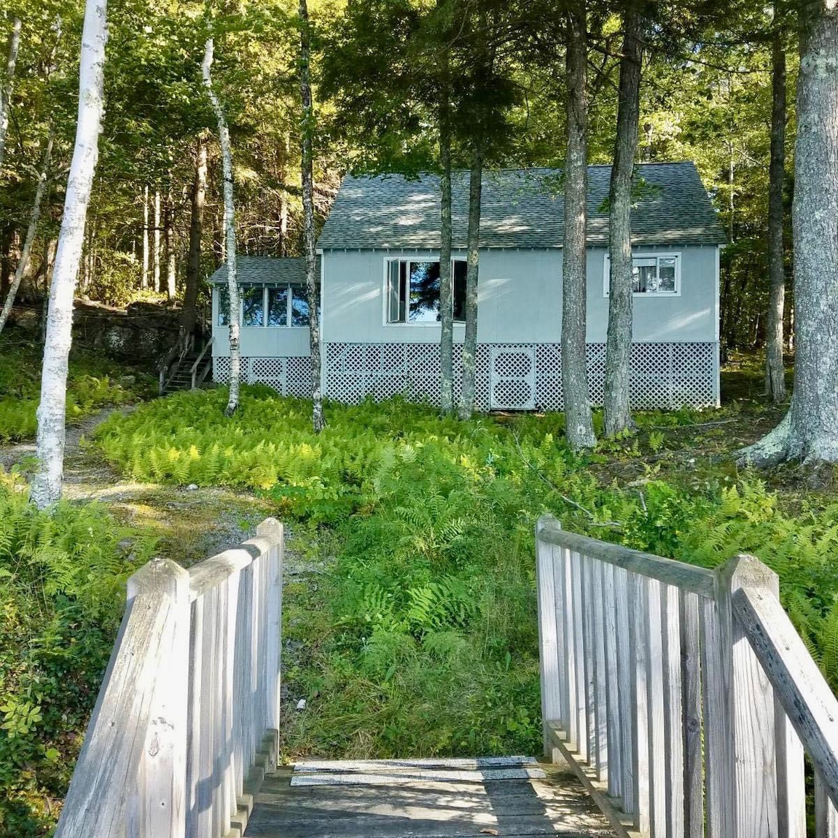 Cottage  Waterfront Retreat