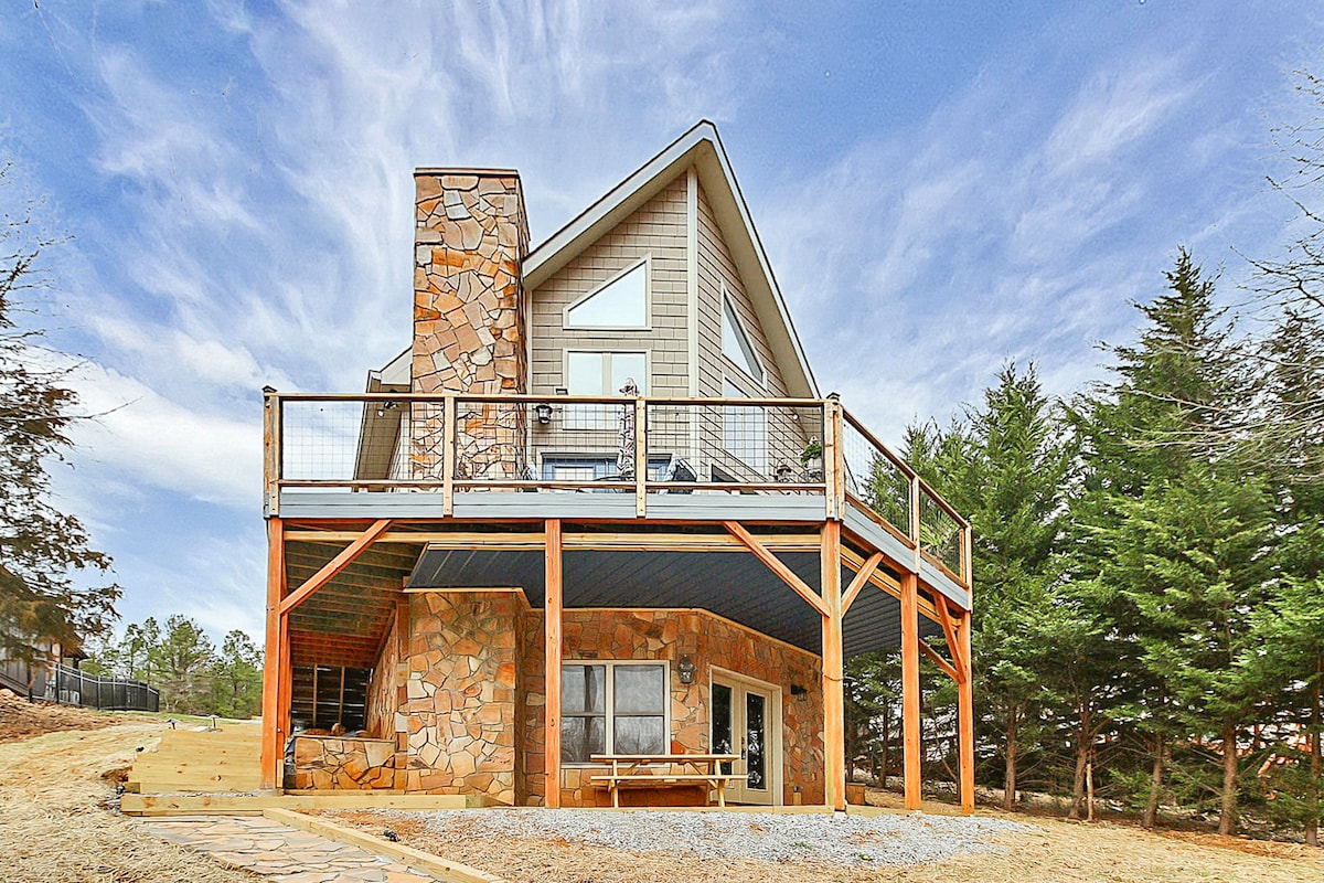 Cozy Lake Cabin on Mountain Island Lake