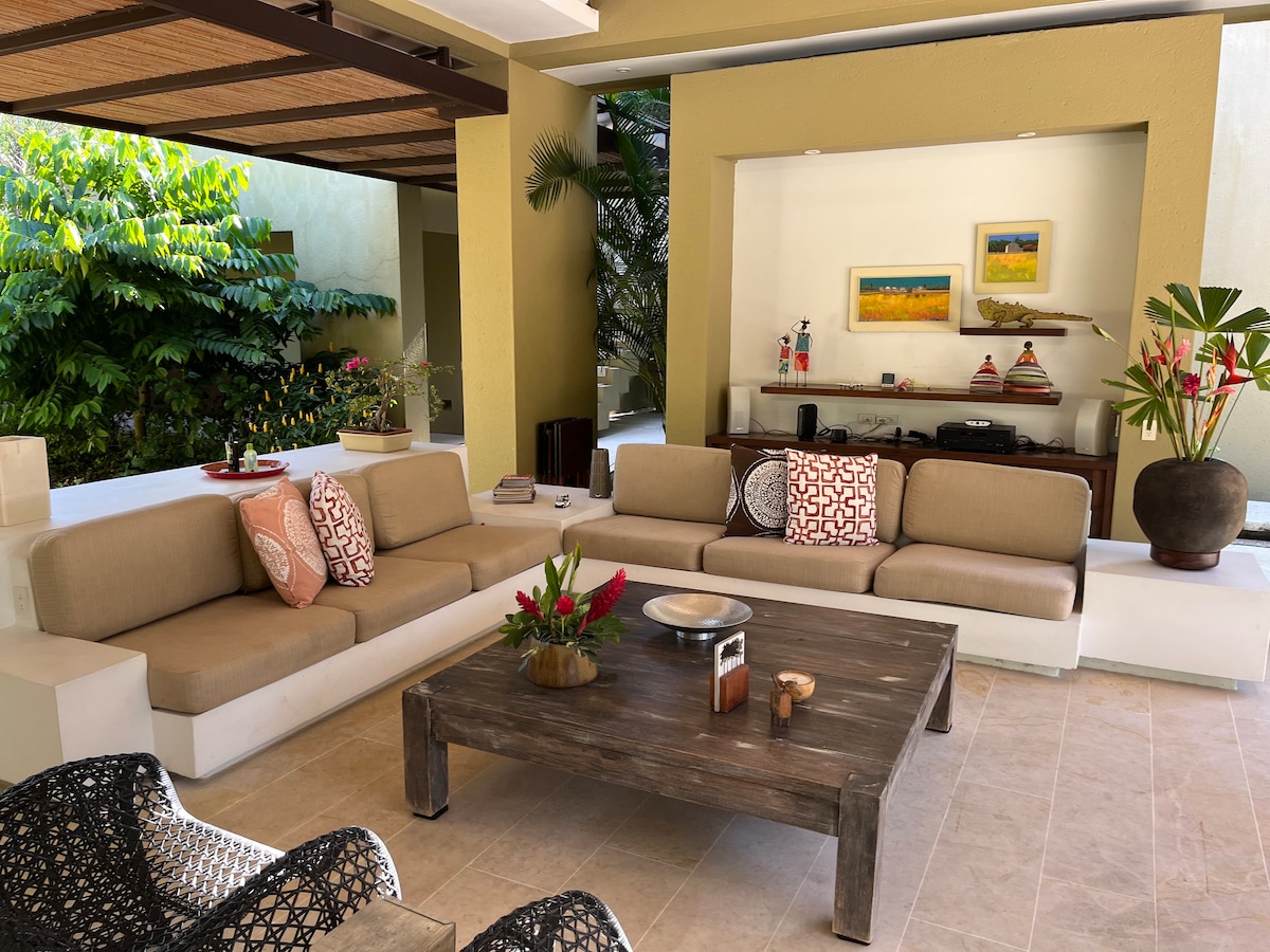 Luxury Vacation Villa in Mesa de Yeguas