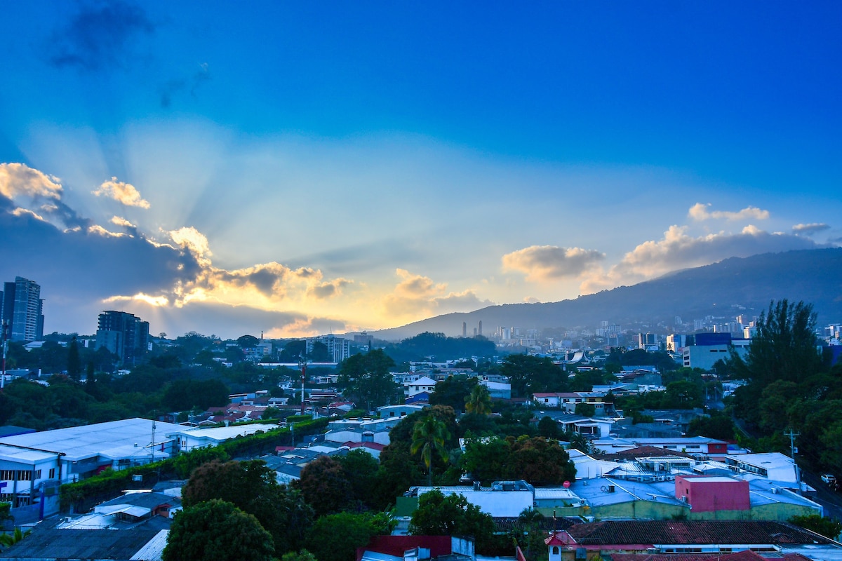 Scenic San Salvador Downtown Views