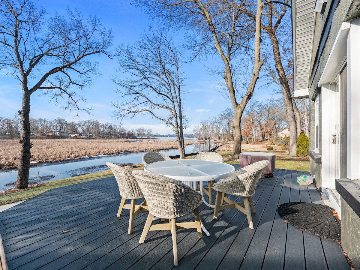 Sunset lake front getaway