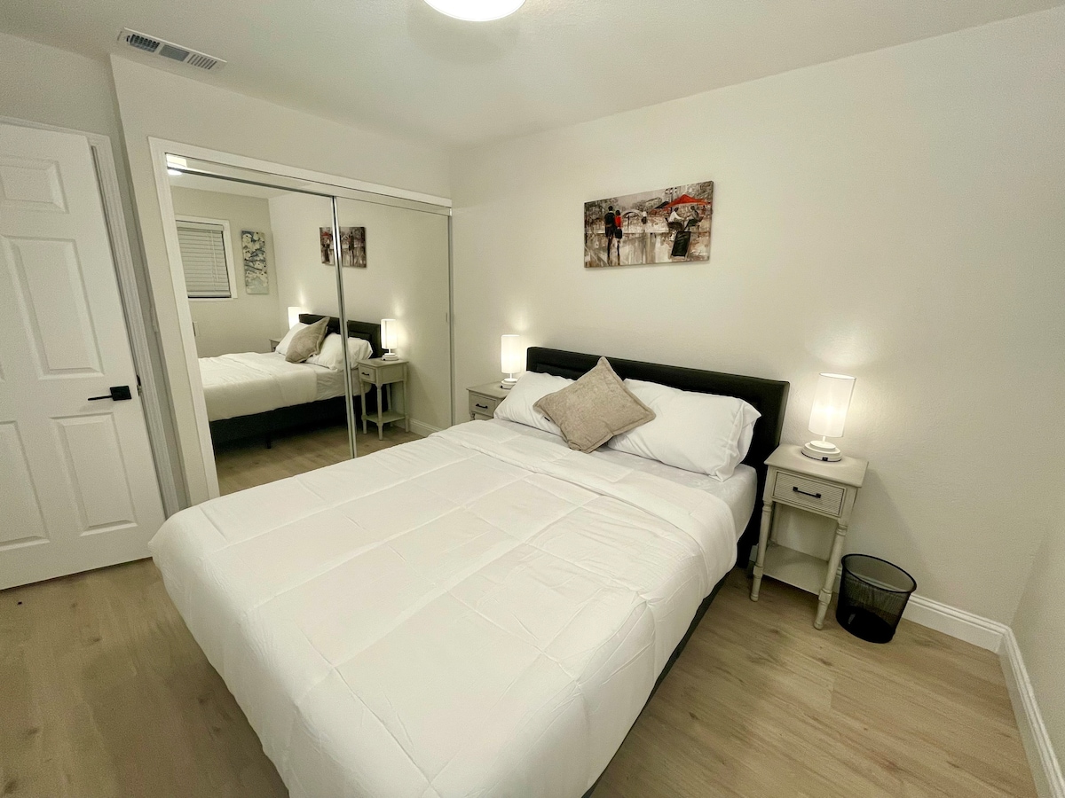 2卧室可爱宁静，位于市中心，靠近特斯拉、捷运