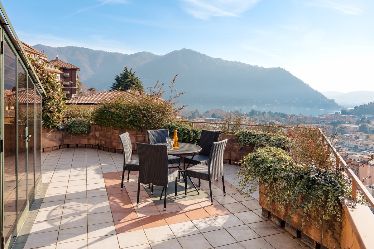 Cernobbio Elegant apartment with view and parkings