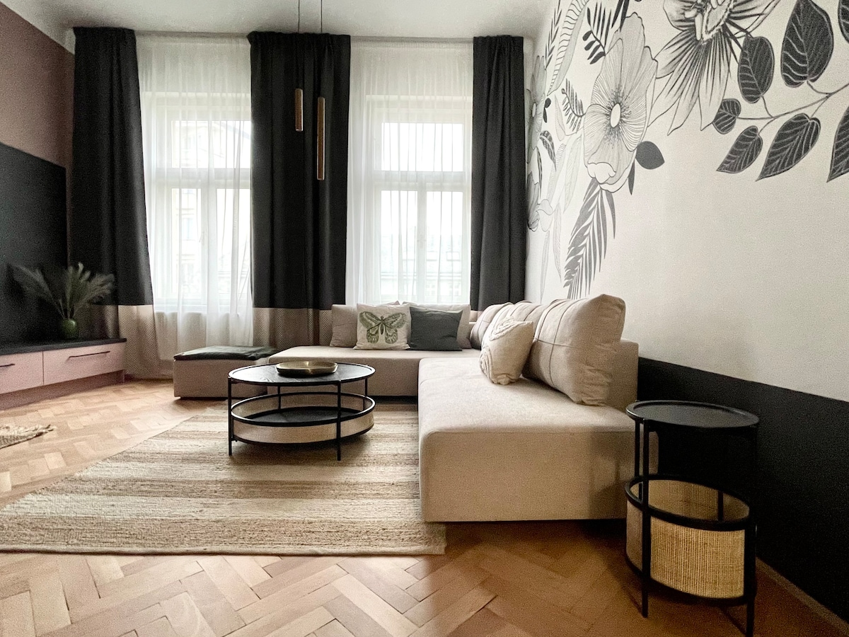 Amazing spacious Vinohrady apartment - 3BD