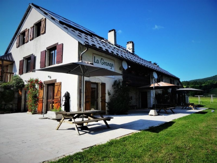 Gîte 15 pers - piscine - en pleine nature