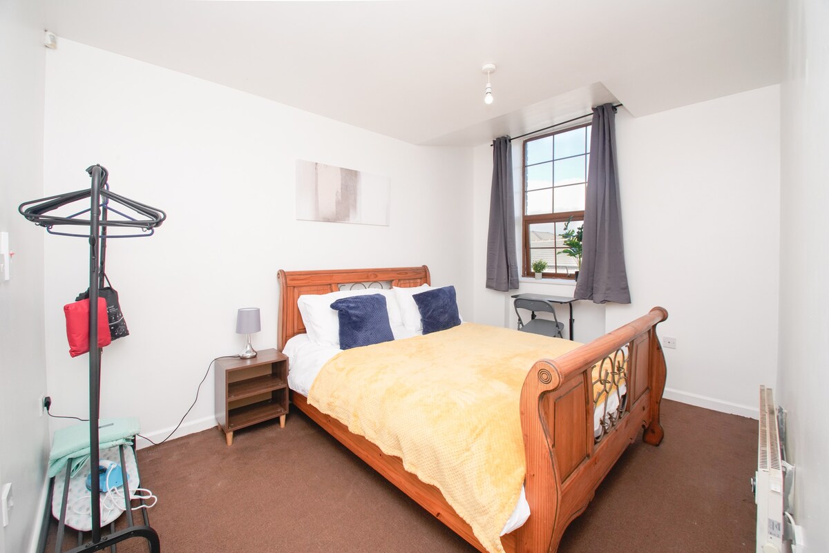 Discount: Rochdale city centre flat