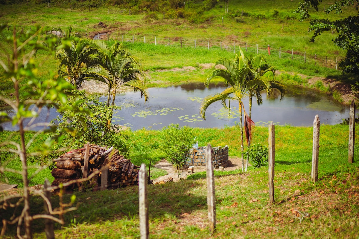 Suíte individual no campo entre montanhas