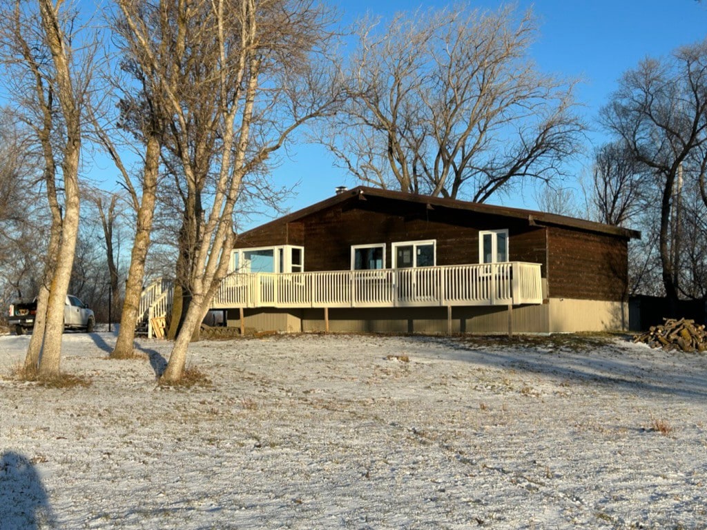 Water's Edge Lakefront Retreat