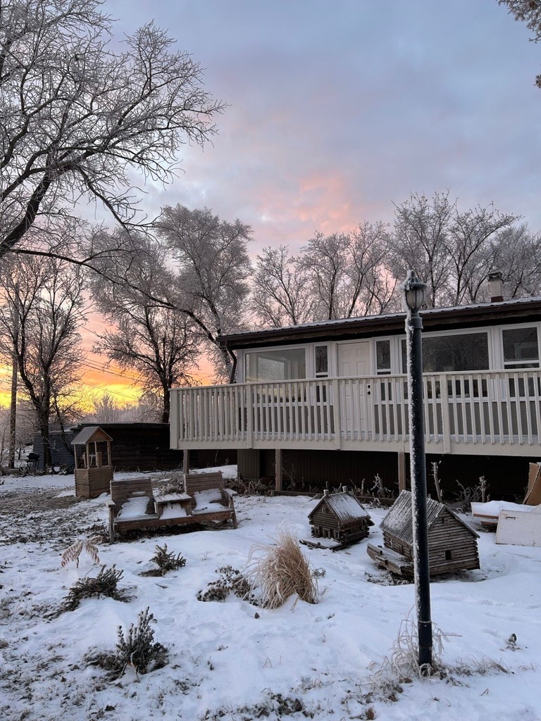 Water's Edge Lakefront Retreat