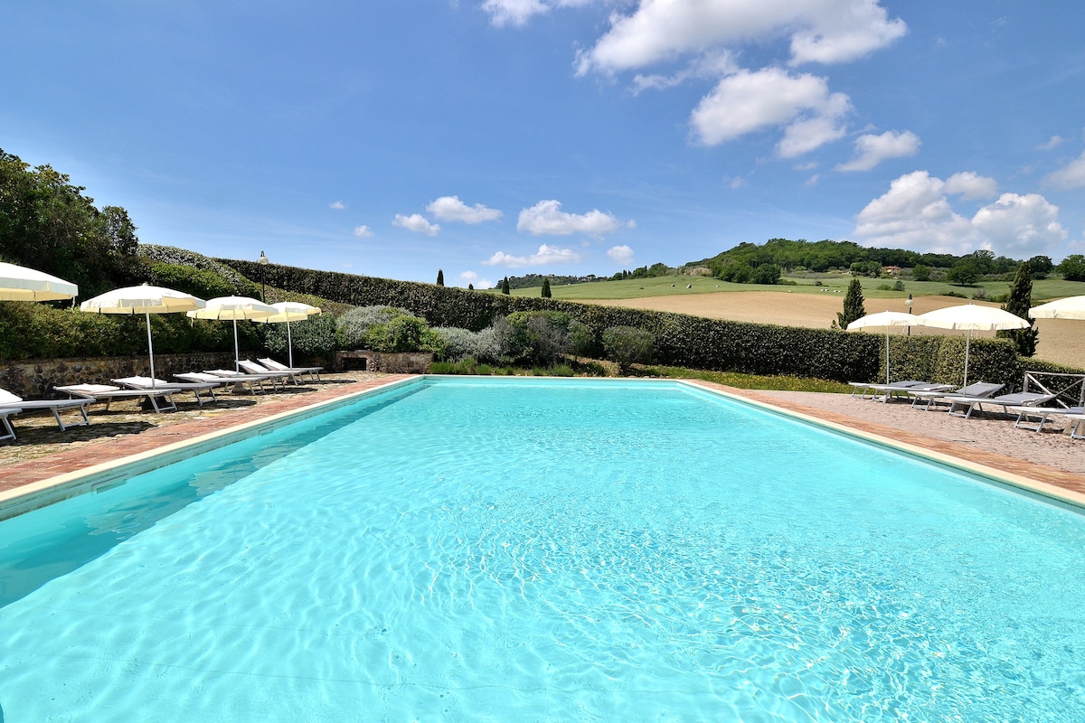 Quintessential tuscan rural apt, big shared pool!