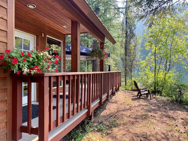 Lakefront Cabin Minutes to Glacier & Whitefish