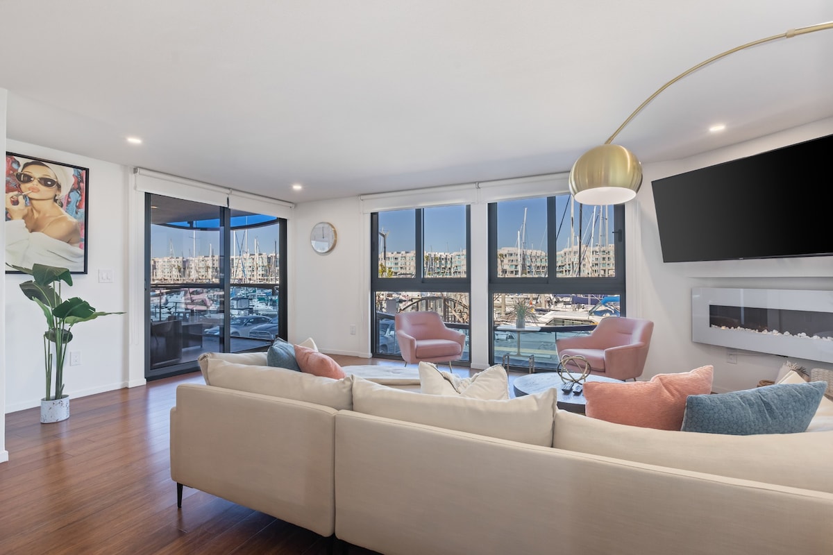 Two Bedroom Apartment with Marina Views