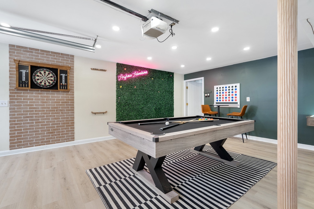 Game Room+Hot Tub+Pool+King Beds+More