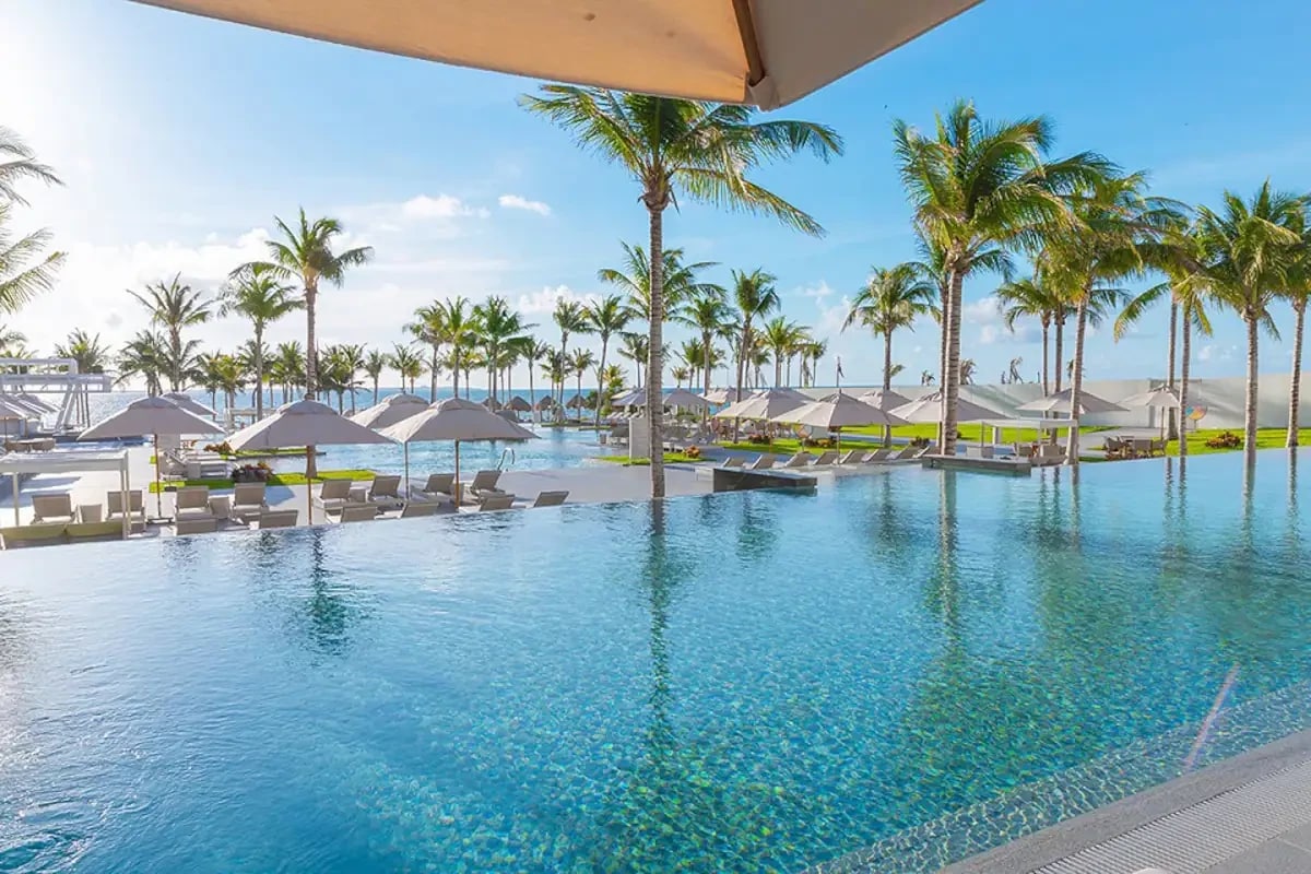 LuxuryOceanFront Resort, Cancun