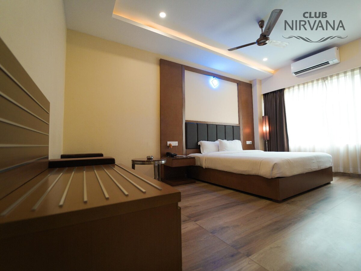 Luxury Room / Club Nirvana Boutique Resort