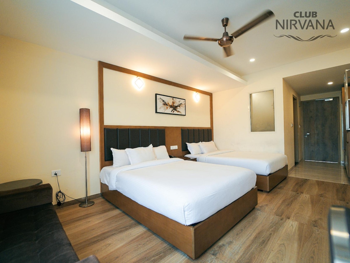 Luxury Twin Room / Club Nirvana Boutique Resort