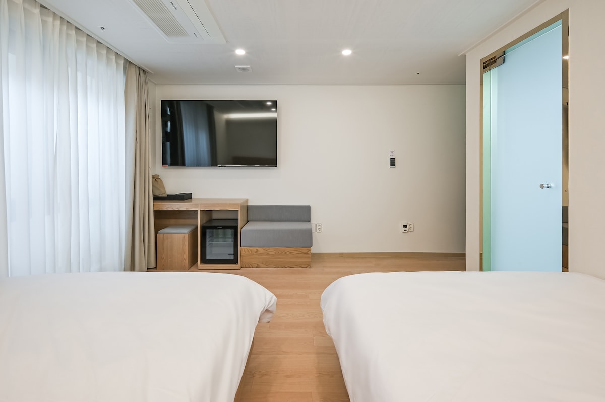 [4PPL_SNH]Suite Room Seoul center_3mins from Metro