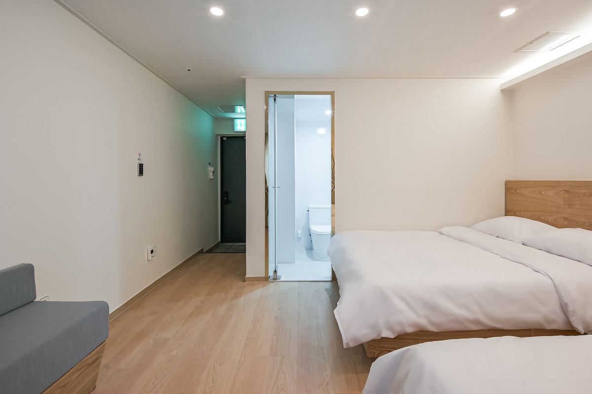 [4PPL_SNH]Suite Room Seoul center_3mins from Metro