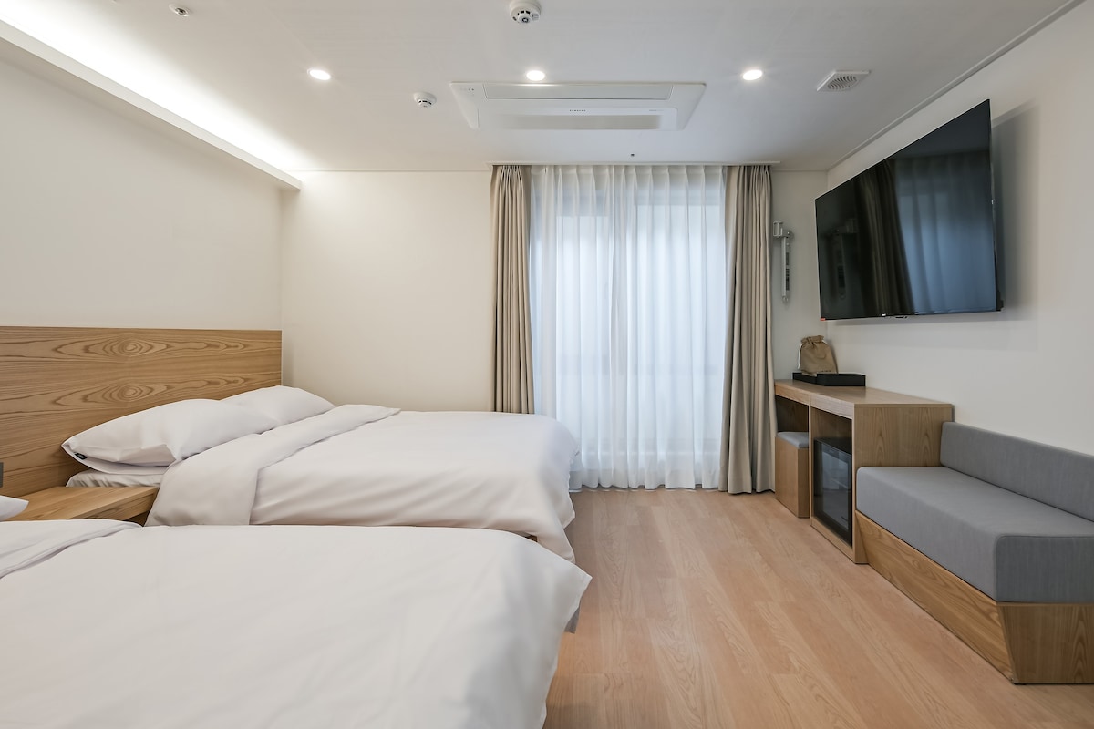 [4PPL_SNH]Suite Room Seoul center_3mins from Metro