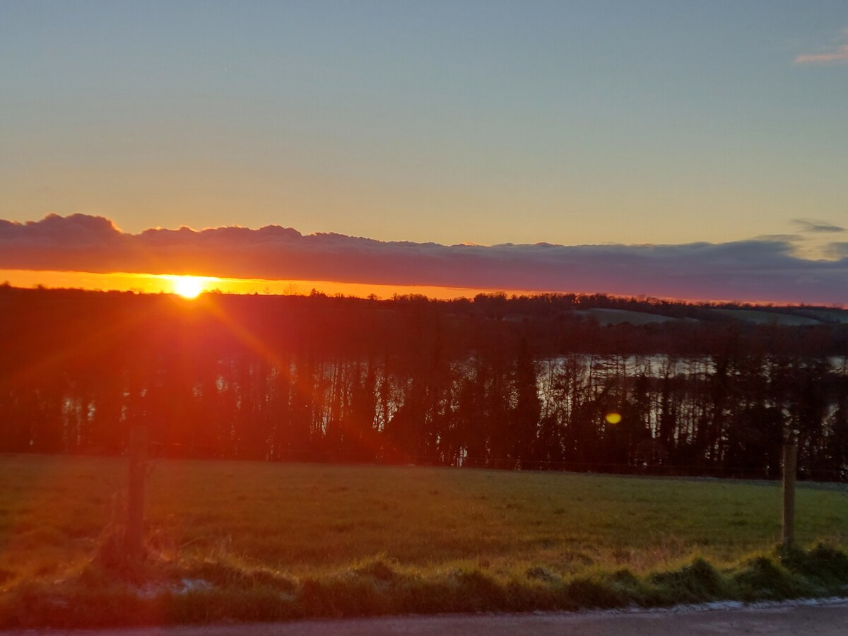 A tranquil getway with panoramic views in Cavan