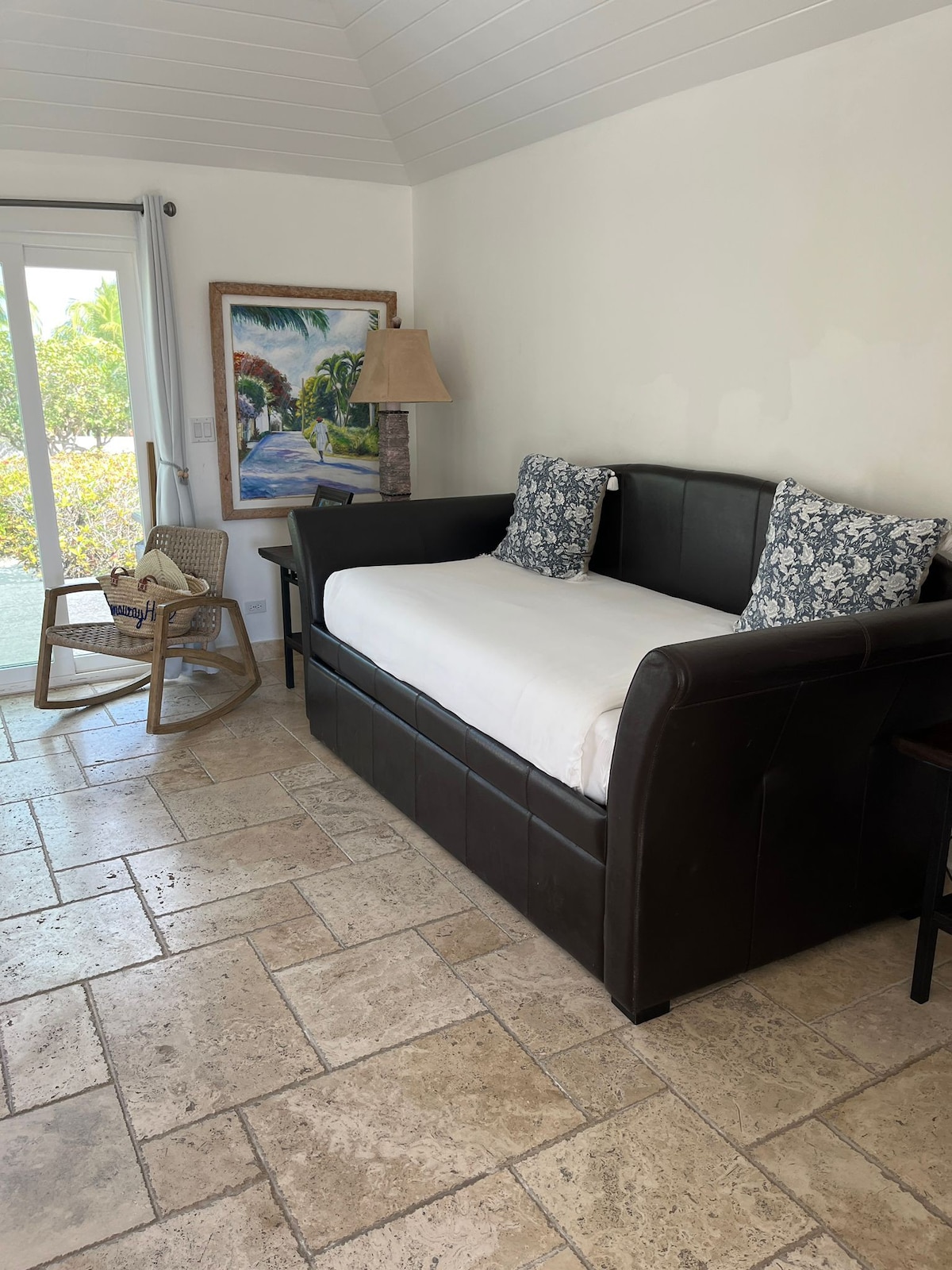 Bayview Suite(Lyon Holland) in Harbour Island