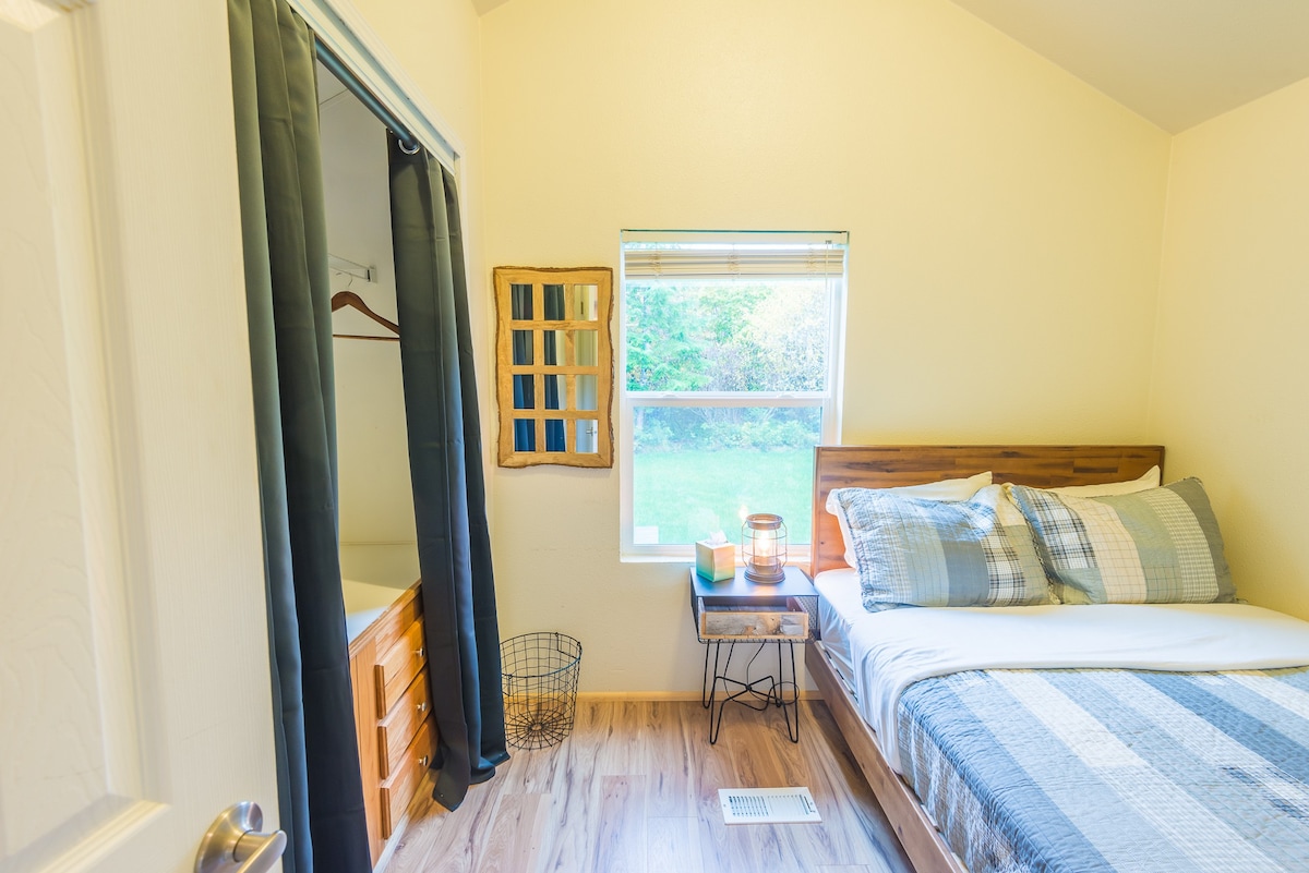 Beaver's Den: Private & Secluded Stay