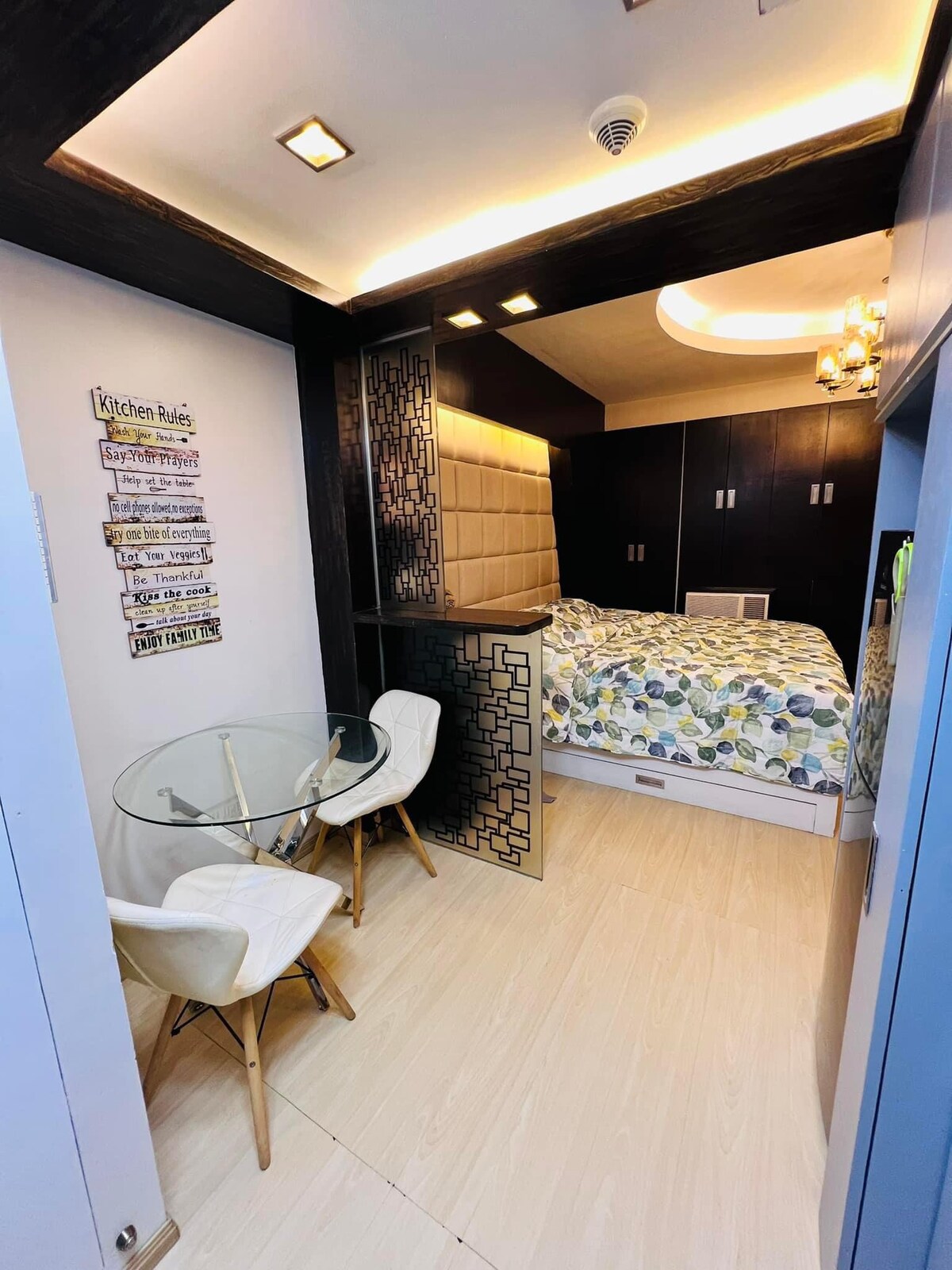 Studio unit near terminal 3