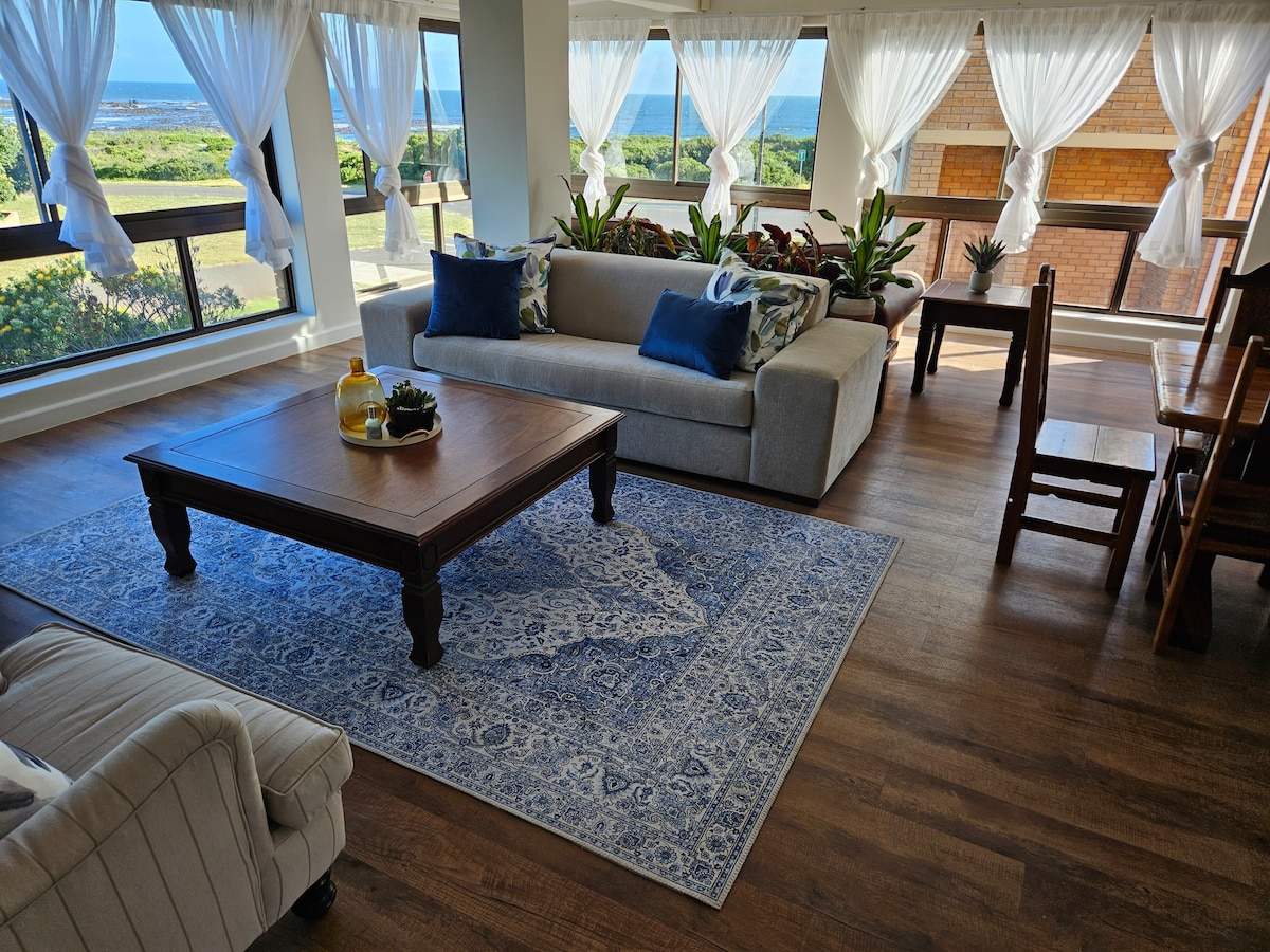 Enjoy R&R at this Seaview beach apartment