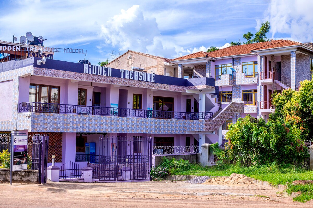 Entebbe Apartments 5 mins from Airport at UN Base