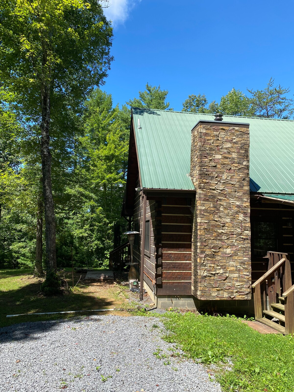 Log cabin with Wellness feature