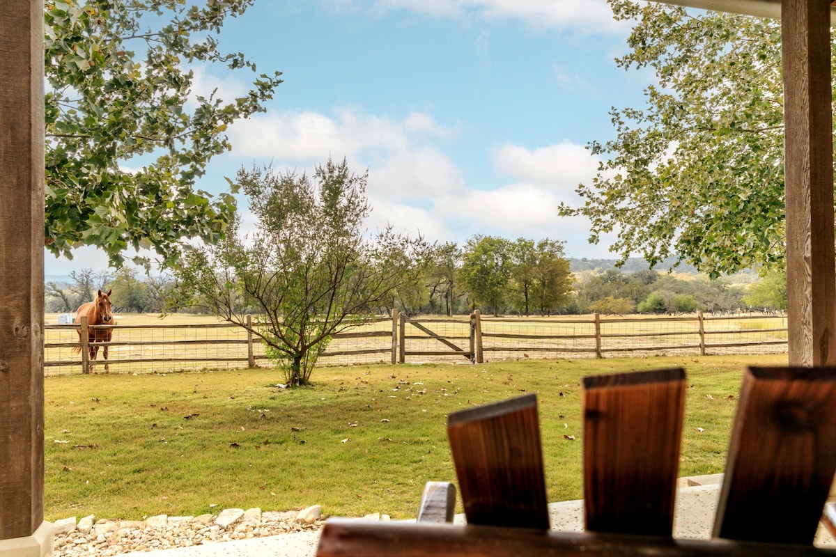 The Ranch House for 2 @ TimberRose Ranch hot tub