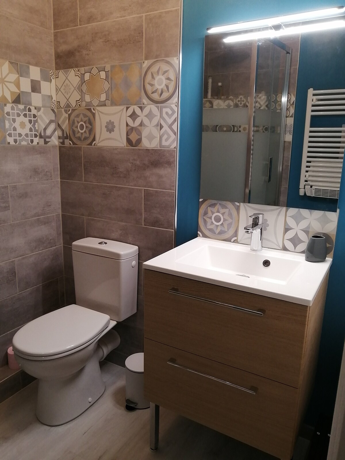 Chambre avec salle de bain/WC privatifs attenants