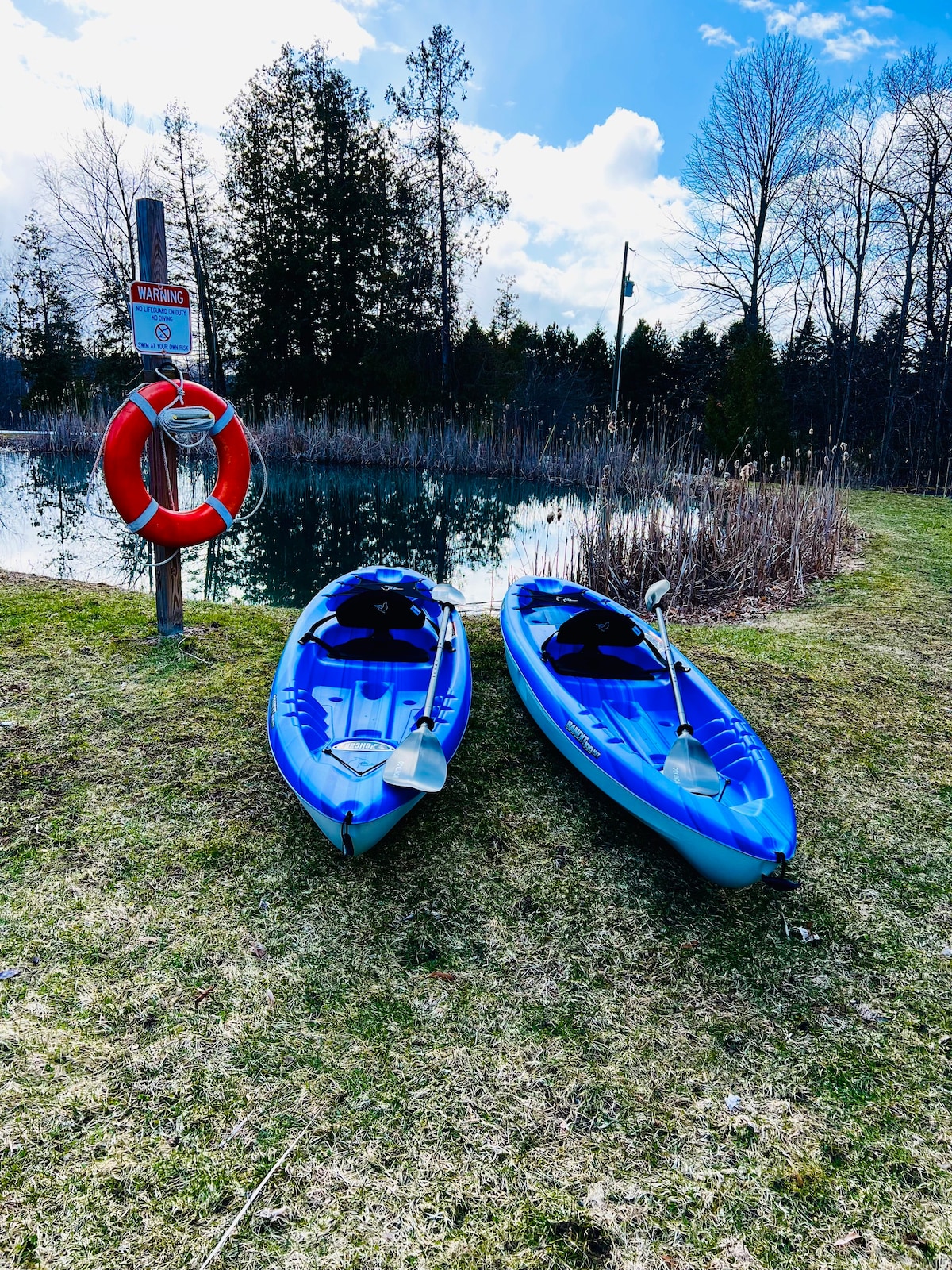 NEW! Lake Leelanau Therapy-HotTub/Kayaks/FirePit