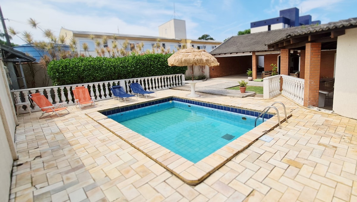 Casa em Caiobá com piscina
