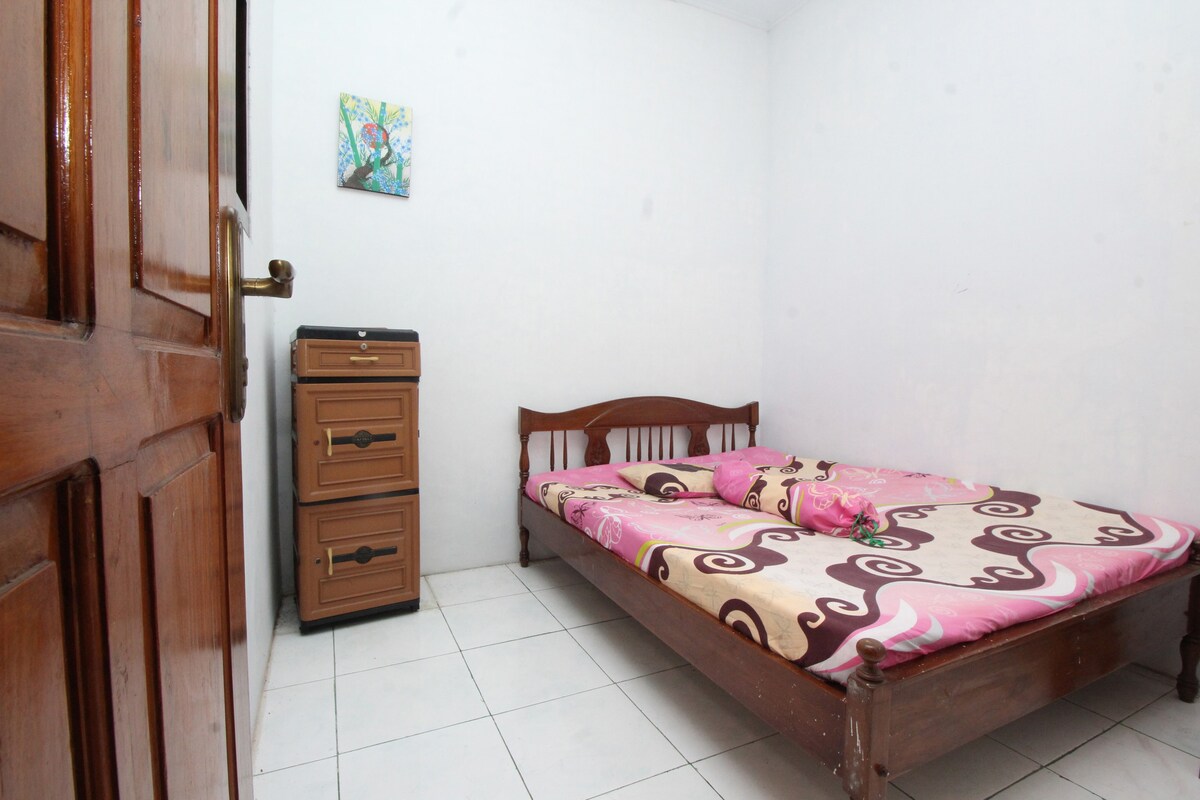 Kost and Guesthouse Tirza-Banyuwangi