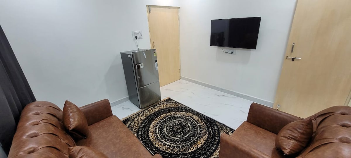 1BHK Hill Plaza Suite