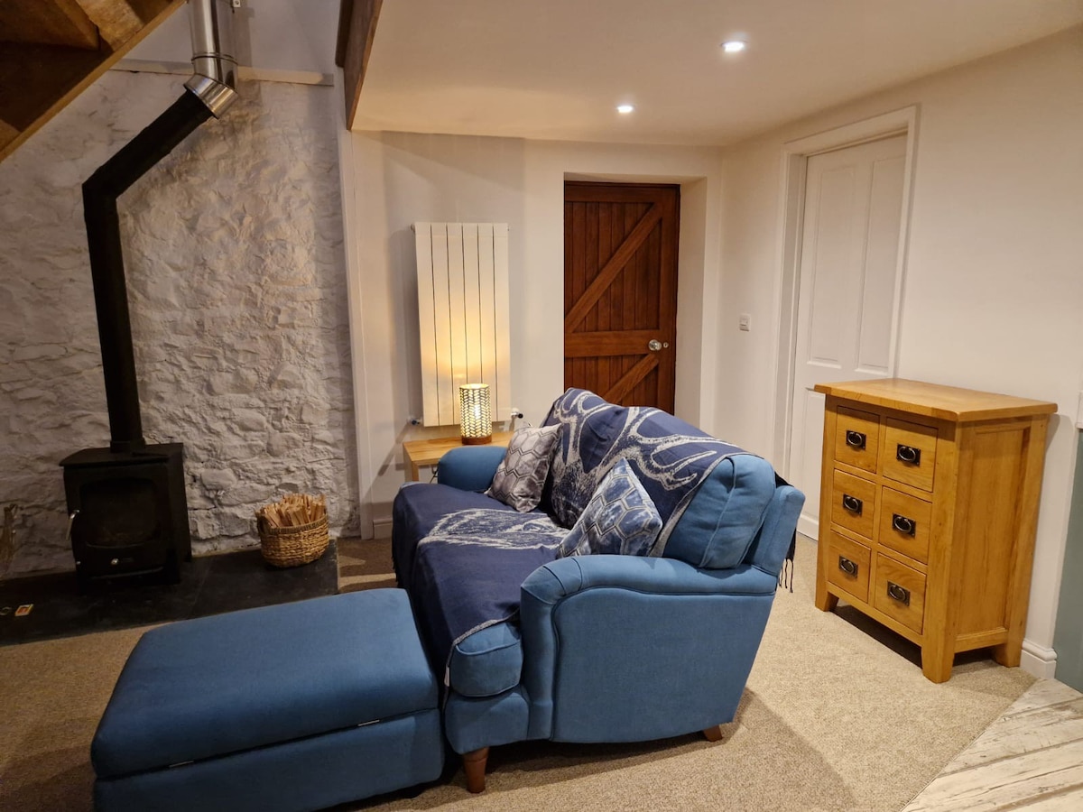 Cosy rural retreat near Abergavenny