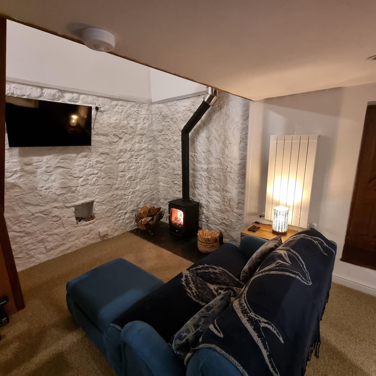 Cosy rural retreat near Abergavenny