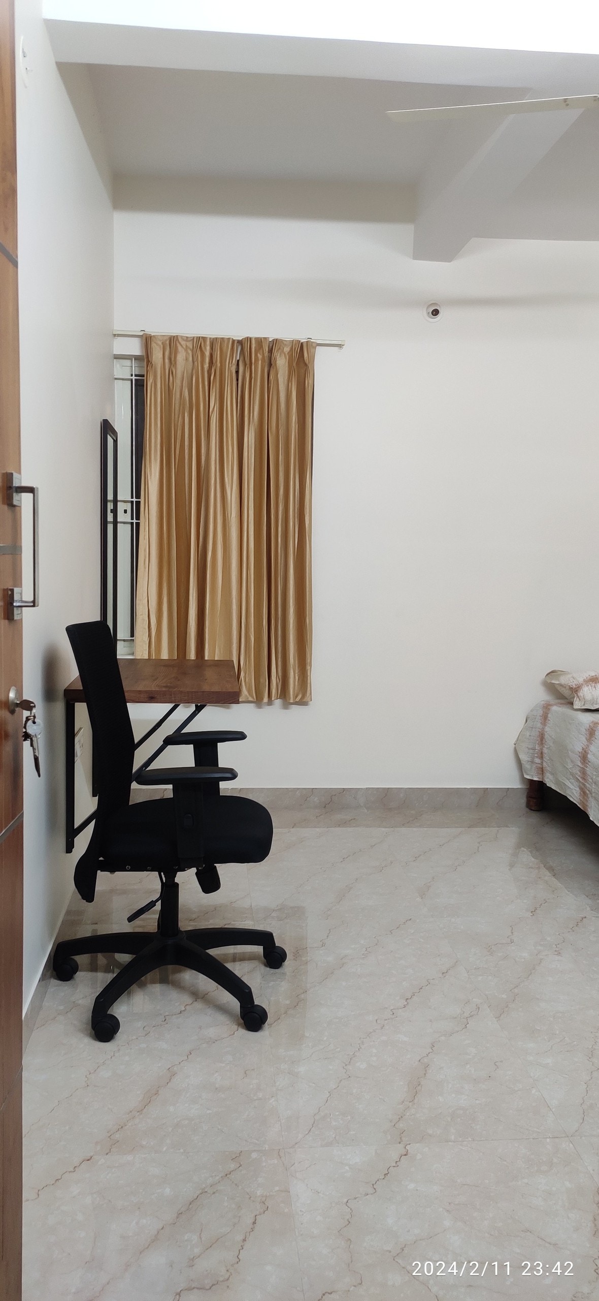 Private Studio near North BLR IT parks (Room 1)