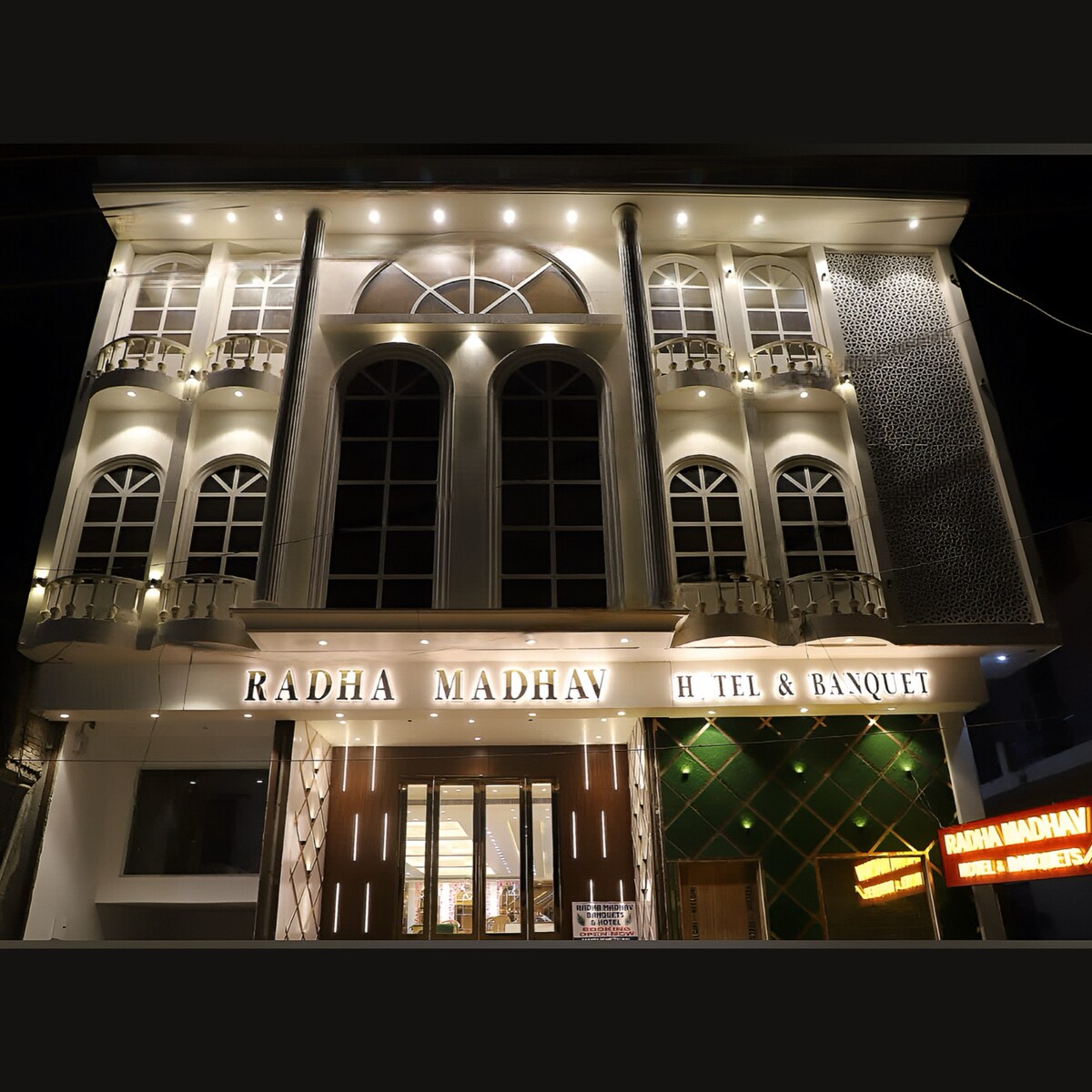 Radha Madhav Hotel & Banquet