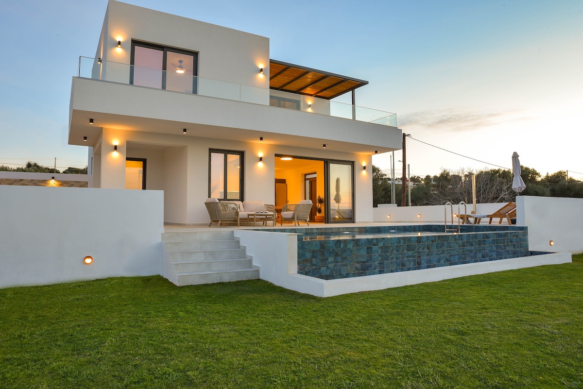 Modern villa with private infinity pool