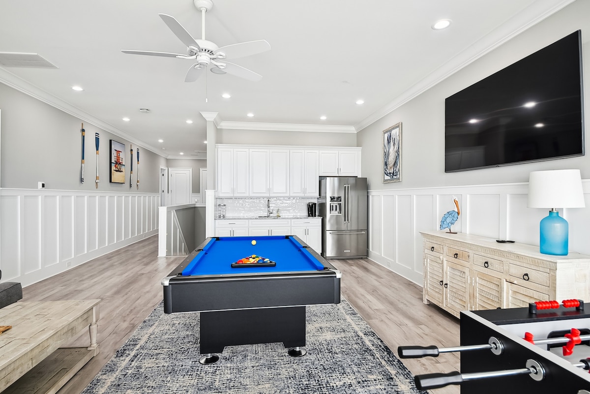 Carolina Palms-Luxury-Pet Friendly-Pool-Game Room