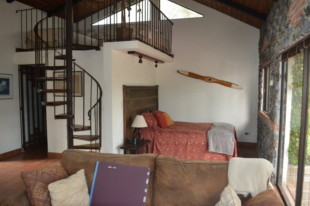 Guest house loft in antigua