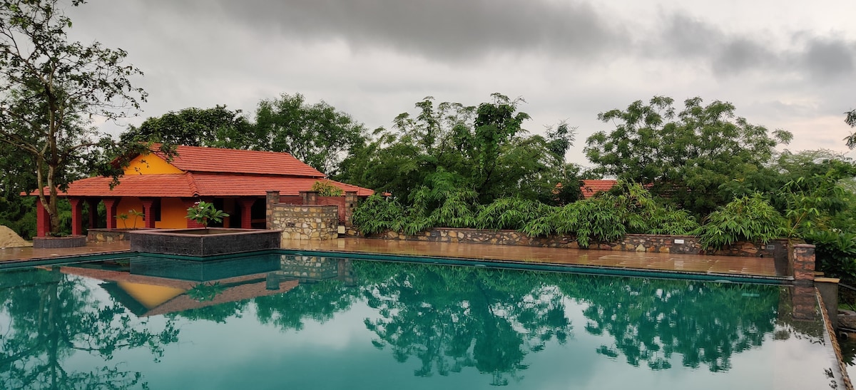 Haveli Anirudh
 luxurious getaway beckons!