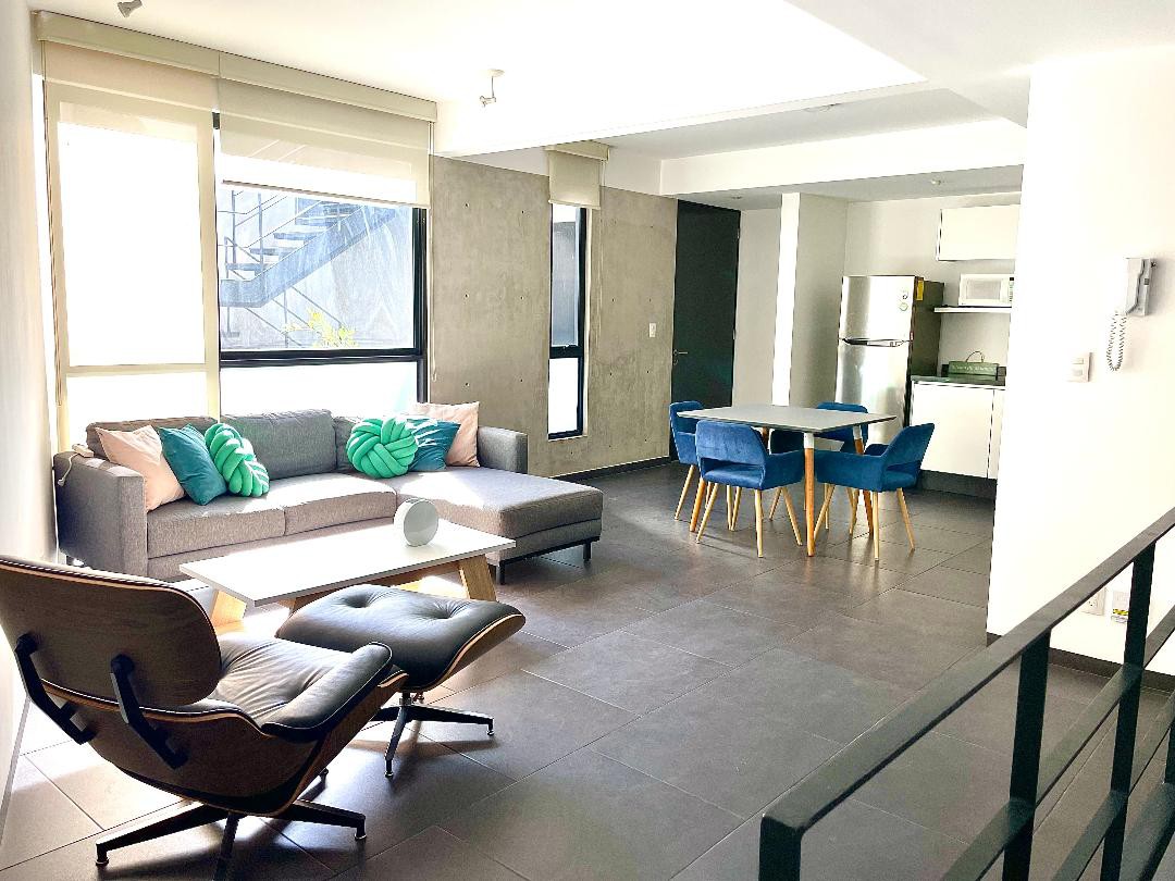 Duplex minimalista cerca de WTC