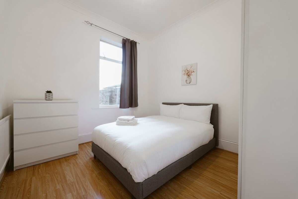 29 Stratford Double - Room 2