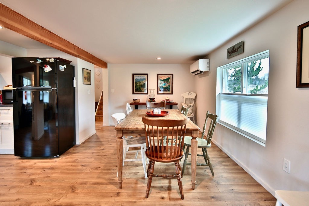 Charming Renovated Barn at base of Hurricane Ridge