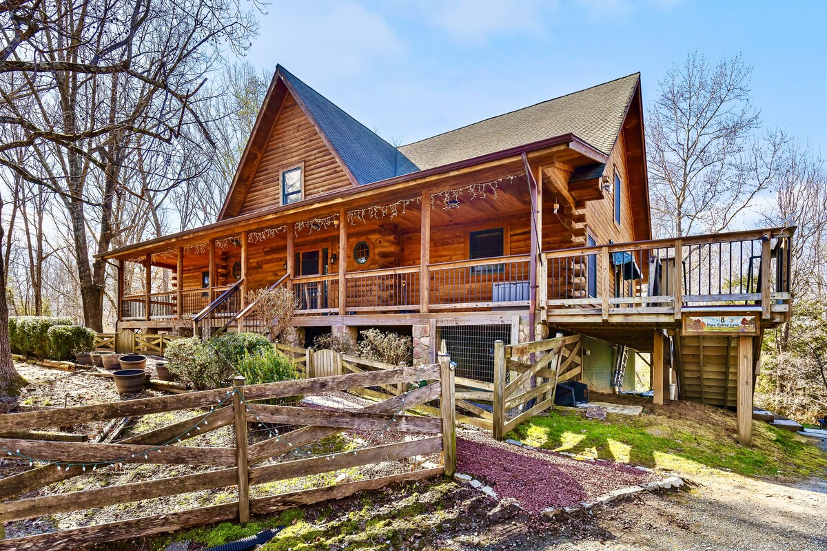Stunning Cabin Retreat Near Aquia Creek & Potomac!
