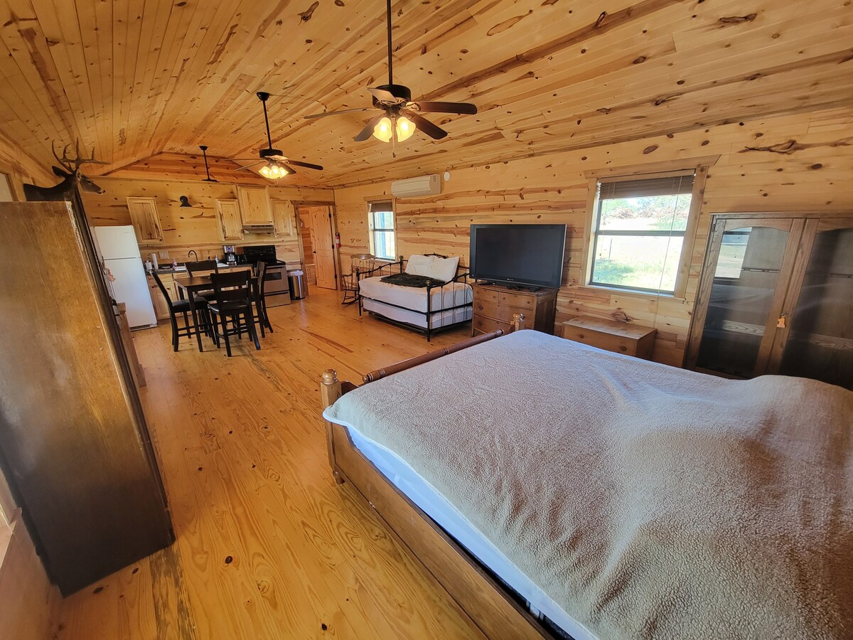 River Hawk Ranch - Luxury Cabin
