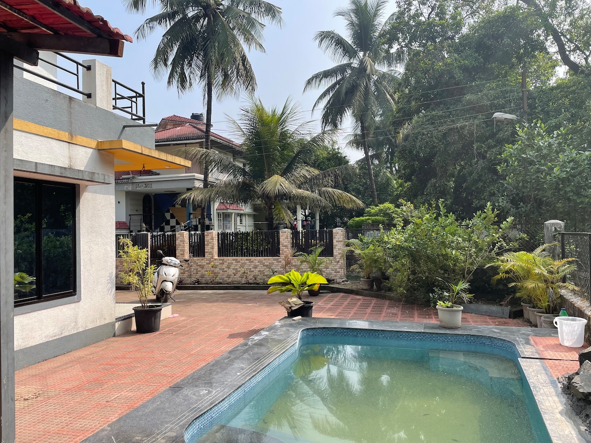 Bungalow with Pool (Kirawali)